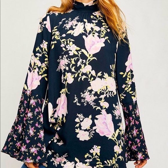 NWT FP Tate Floral Print Bell Sleeve Tunic - Picture 1 of 12